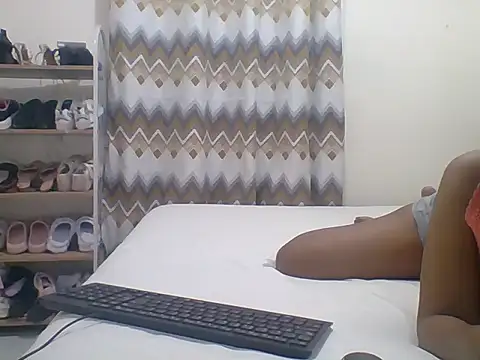 Snapshot of sexy__candyy chatting on 12/04/25, 07:44 sexy candyy online show from 12/04/25, 07:44