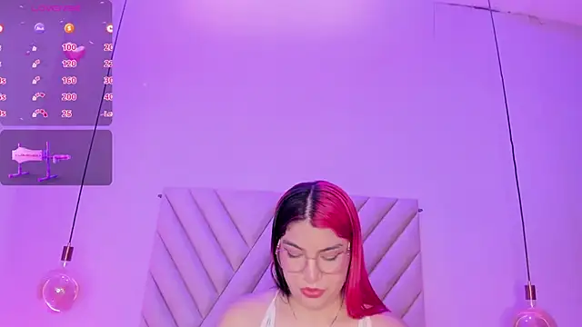 Snapshot of EmmaSwift_ chatting on 01/08/26, 04:04 EmmaSwift online show from 01/08/26, 04:04