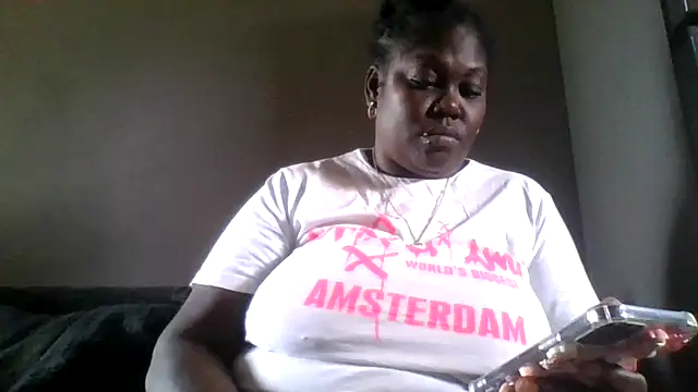 Snapshot of XgeileKutje chatting on 05/13/26, 01:19 XgeileKutje online show from 05/13/26, 01:19
