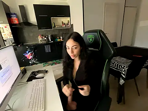 Snapshot of Chloe_Ricci chatting on 11/03/25, 07:53 Chloe Ricci online show from 11/03/25, 07:53