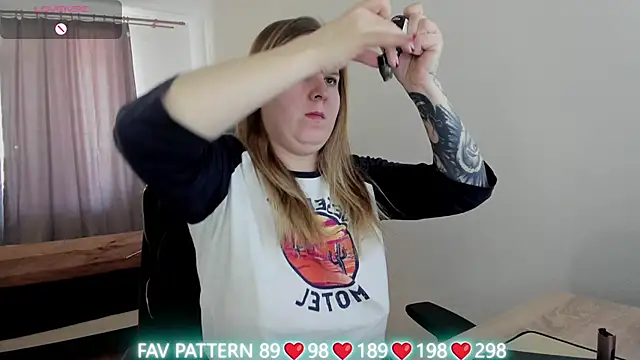 Olivia Munk online show from 03/22/25, 06:43