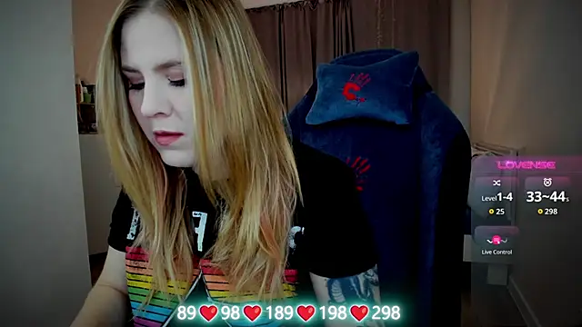 Olivia Munk online show from 10/22/25, 04:46