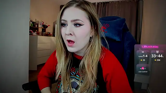 Olivia Munk online show from 10/23/25, 03:39