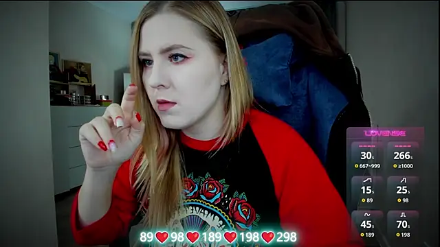 Olivia Munk online show from 11/08/25, 04:23