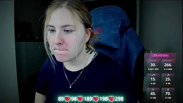 Olivia Munk online show from 11/09/25, 04:11