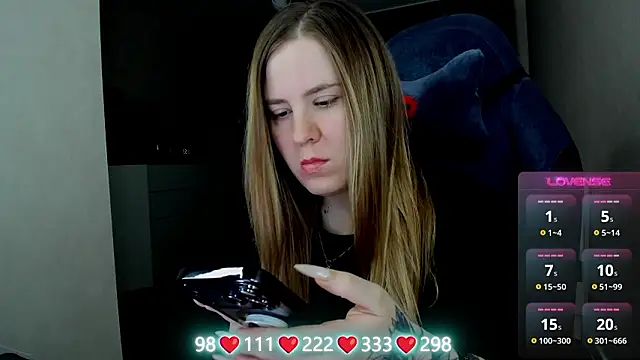 Olivia Munk online show from 03/18/26, 03:53