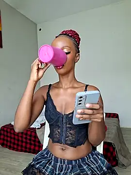 Snapshot of Kamdollie chatting on 06/20/26, 05:54 Kamdollie online show from 06/20/26, 05:54