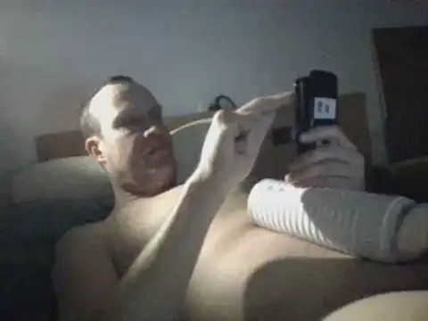 Snapshot of dlvis12 chatting on 02/10/25, 08:00 dlvis12 online show from 02/10/25, 08:00