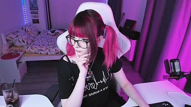 Yumi Youkai online show from 05/04/26, 07:43