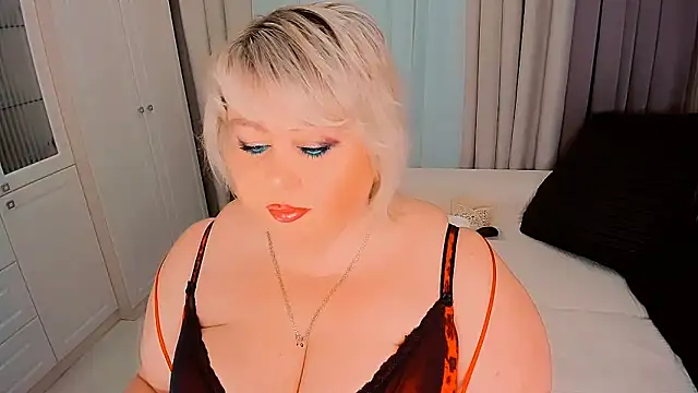 Snapshot of BIGTITSBBW chatting on 01/23/25, 03:43 BIGTITSBBW online show from 01/23/25, 03:43