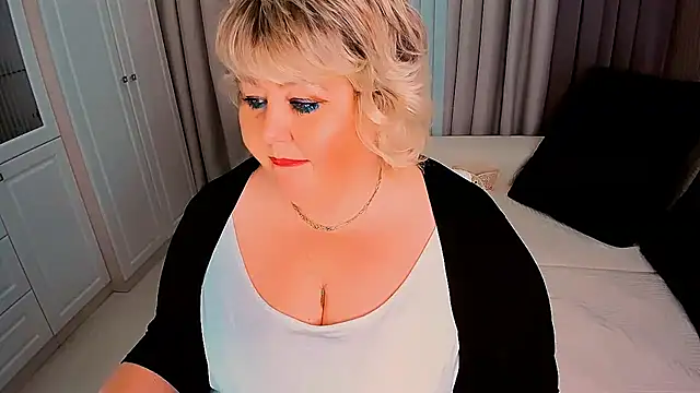 Snapshot of BIGTITSBBW chatting on 03/17/25, 07:15 BIGTITSBBW online show from 03/17/25, 07:15