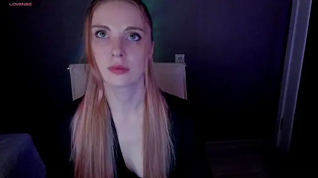 Snapshot of Aqualen chatting on 11/11/25, 12:16 Aqualen online show from 11/11/25, 12:16