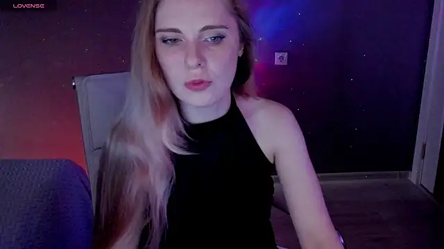 Snapshot of Aqualen chatting on 11/19/25, 10:04 Aqualen online show from 11/19/25, 10:04