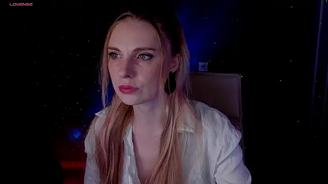 Snapshot of Aqualen chatting on 11/20/25, 12:38 Aqualen online show from 11/20/25, 12:38