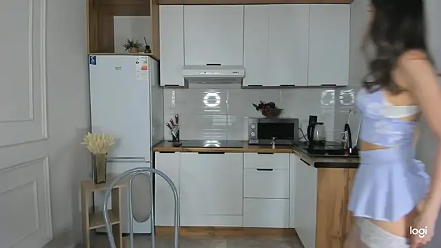 missliiaa online show from 04/12/26, 02:11