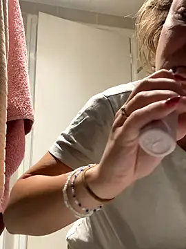 BabyNila online show from 09/27/25, 07:57