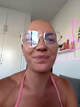 PaulinaSchubert1 online show from 05/11/26, 02:45