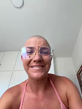 PaulinaSchubert1 online show from 05/31/26, 01:40