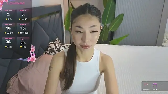 TrishaRey online show from 11/22/25, 04:33