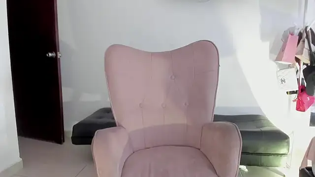 Snapshot of selene_king2 chatting on 12/03/25, 04:27 selene king2 online show from 12/03/25, 04:27