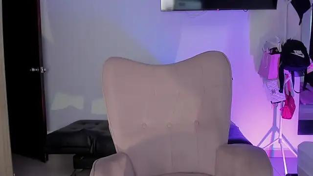 selene king2 online show from 12/20/25, 10:39