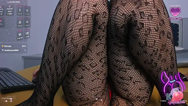 Snapshot of Perverse_Kim chatting on 12/21/24, 05:58 Perverse Kim online show from 12/21/24, 05:58