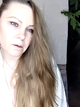 Snapshot of SexyMichellexo chatting on 05/26/26, 08:16 SexyMichellexo online show from 05/26/26, 08:16