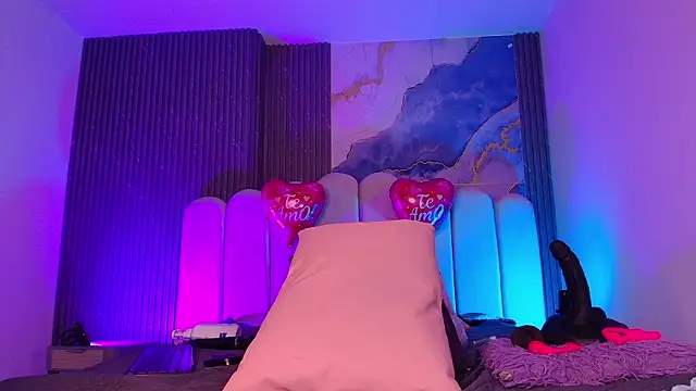 jones maddy  online show from 02/17/26, 12:01