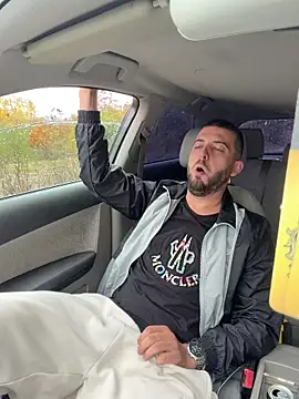 Snapshot of ElChapoGuzman95 chatting on 10/26/25, 06:19 ElChapoGuzman95 online show from 10/26/25, 06:19