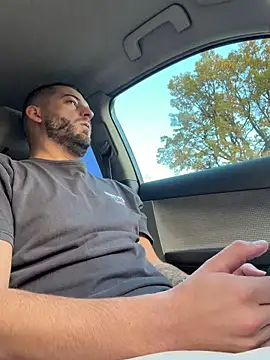 Snapshot of ElChapoGuzman95 chatting on 10/28/25, 05:33 ElChapoGuzman95 online show from 10/28/25, 05:33