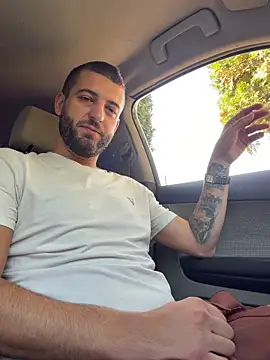 Snapshot of ElChapoGuzman95 chatting on 11/03/25, 07:31 ElChapoGuzman95 online show from 11/03/25, 07:31