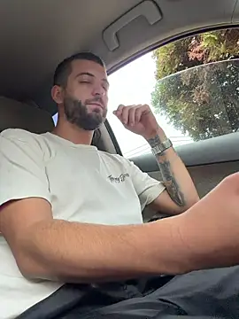 Snapshot of ElChapoGuzman95 chatting on 11/04/25, 06:12 ElChapoGuzman95 online show from 11/04/25, 06:12