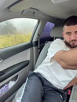 Snapshot of ElChapoGuzman95 chatting on 11/13/25, 06:56 ElChapoGuzman95 online show from 11/13/25, 06:56