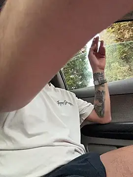 Snapshot of ElChapoGuzman95 chatting on 11/15/25, 06:11 ElChapoGuzman95 online show from 11/15/25, 06:11