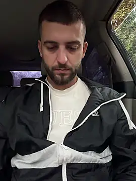 Snapshot of ElChapoGuzman95 chatting on 11/18/25, 06:51 ElChapoGuzman95 online show from 11/18/25, 06:51