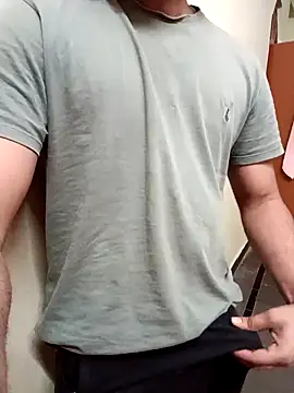 Snapshot of addu24 chatting on 12/14/24, 01:27 addu24 online show from 12/14/24, 01:27