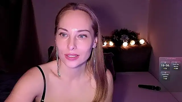 Snapshot of AdeleLady chatting on 12/22/24, 06:04 AdeleLady online show from 12/22/24, 06:04