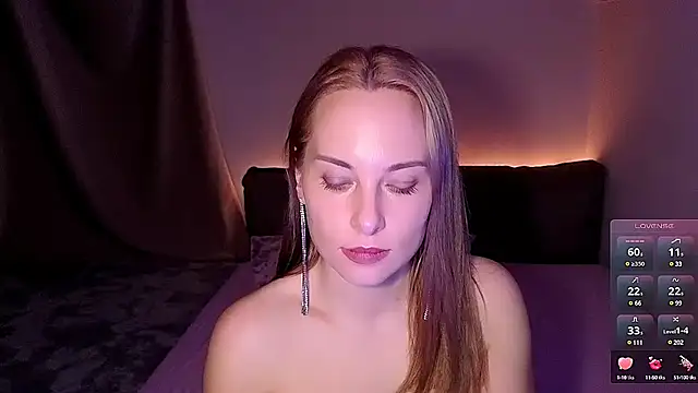Snapshot of AdeleLady chatting on 01/09/25, 08:33 AdeleLady online show from 01/09/25, 08:33