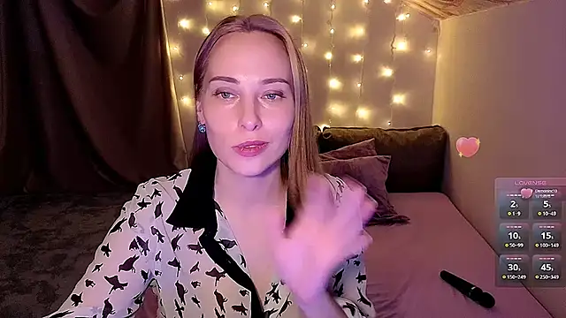 Snapshot of AdeleLady chatting on 01/16/25, 11:48 AdeleLady online show from 01/16/25, 11:48