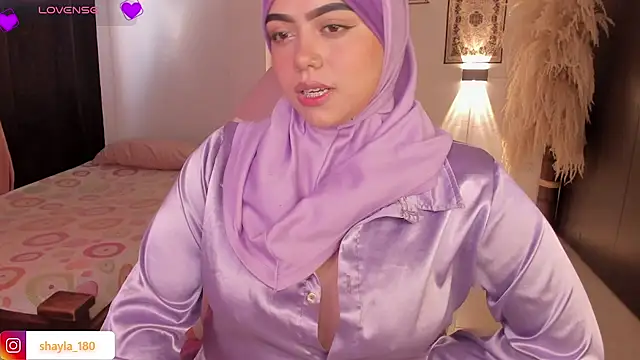 shayla 18 online show from 10/23/25, 08:18