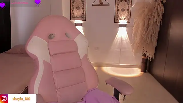 shayla 18 online show from 11/28/25, 07:49