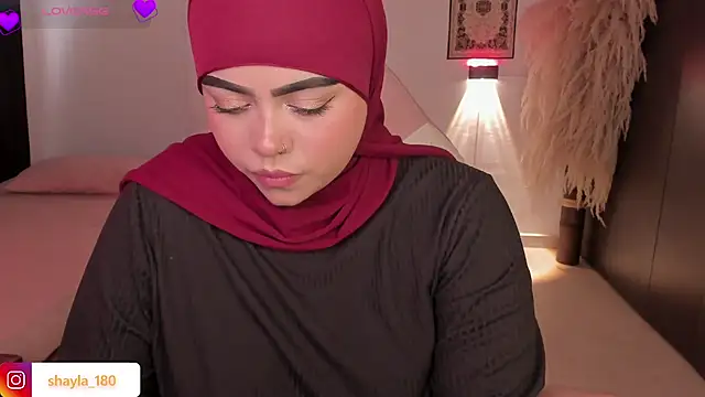 shayla 18 online show from 12/05/25, 08:49