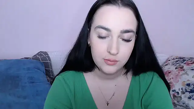 Snapshot of vitalina_freedom chatting on 12/13/24, 12:28 vitalina freedom online show from 12/13/24, 12:28