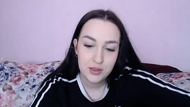 Snapshot of vitalina_freedom chatting on 01/07/25, 11:37 vitalina freedom online show from 01/07/25, 11:37