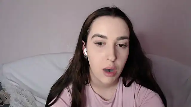 Snapshot of vitalina_freedom chatting on 03/22/25, 02:14 vitalina freedom online show from 03/22/25, 02:14