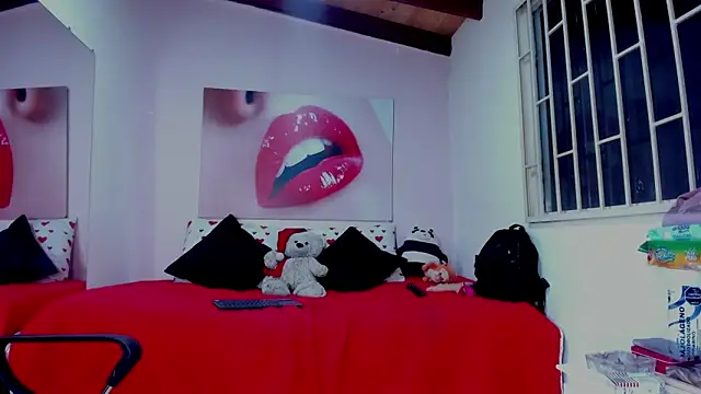 Snapshot of Cheryl_JONES chatting on 02/04/25, 07:29 Cheryl JONES online show from 02/04/25, 07:29