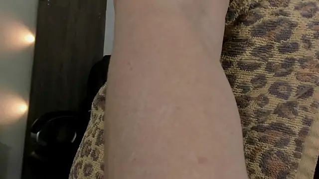 Snapshot of Cheryl_JONES chatting on 12/04/25, 05:50 Cheryl JONES online show from 12/04/25, 05:50