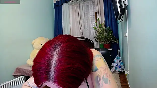 NikaLee online show from 12/24/24, 08:33