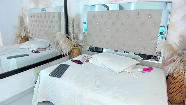 Snapshot of ainaah_ chatting on 02/27/25, 02:32 ainaah online show from 02/27/25, 02:32