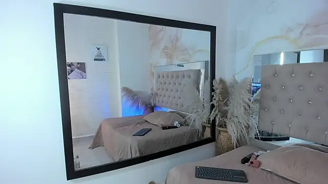 Snapshot of ainaah_ chatting on 03/14/25, 02:41 ainaah online show from 03/14/25, 02:41